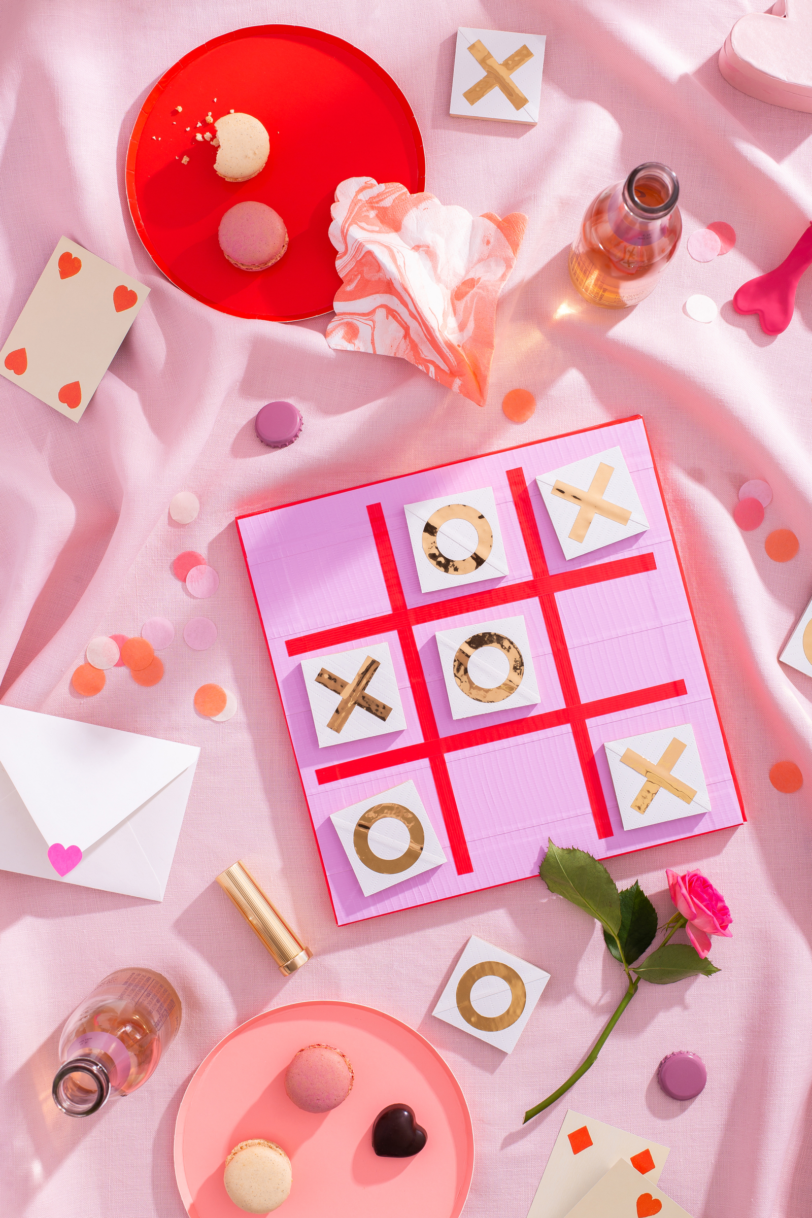 How-To: Valentine's Day Themed Tic-Tac-Toe Board with Duck Tape®