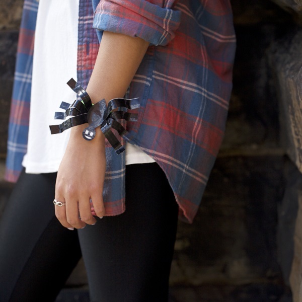 How-To: Duck Tape® Spider Bracelet